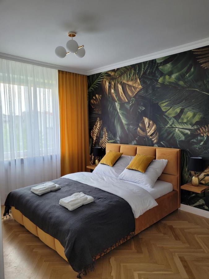 Apartament W Centrum Rowna 10 เคียลเซ ภายนอก รูปภาพ